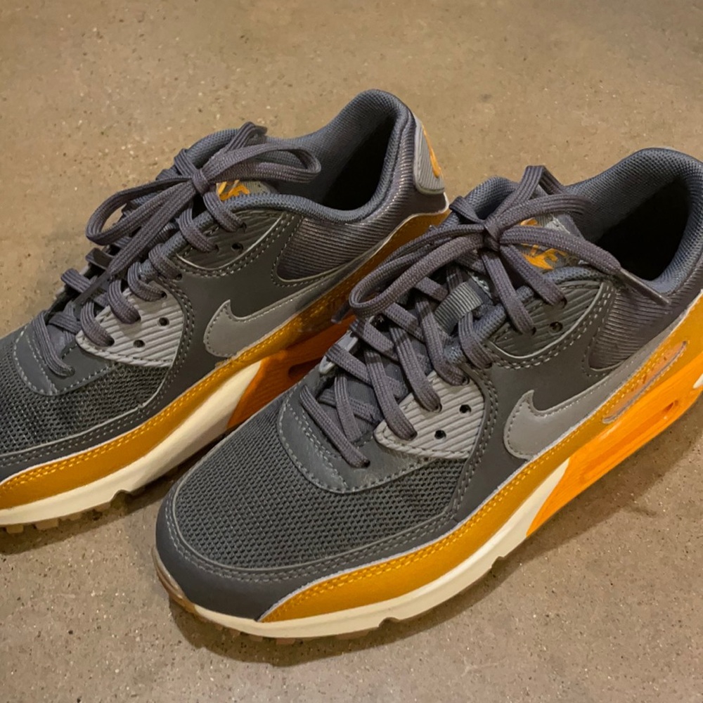 Nike Women's Sneakers in Gray and Orange